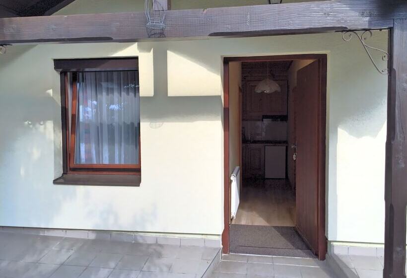 פנסיון Karawanken Lodge