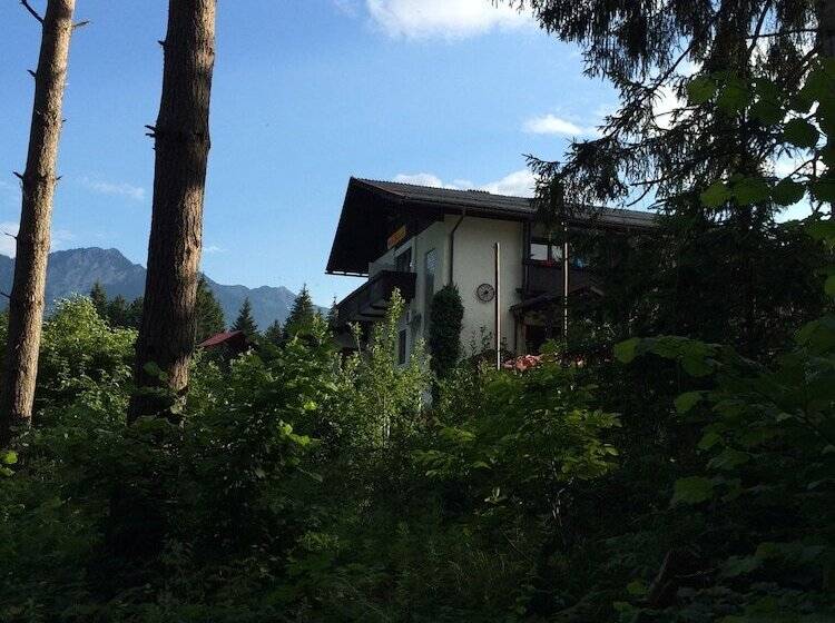 פנסיון Karawanken Lodge