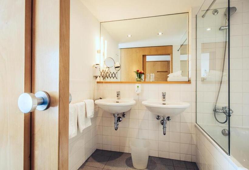 بنسيون Klinglhuber