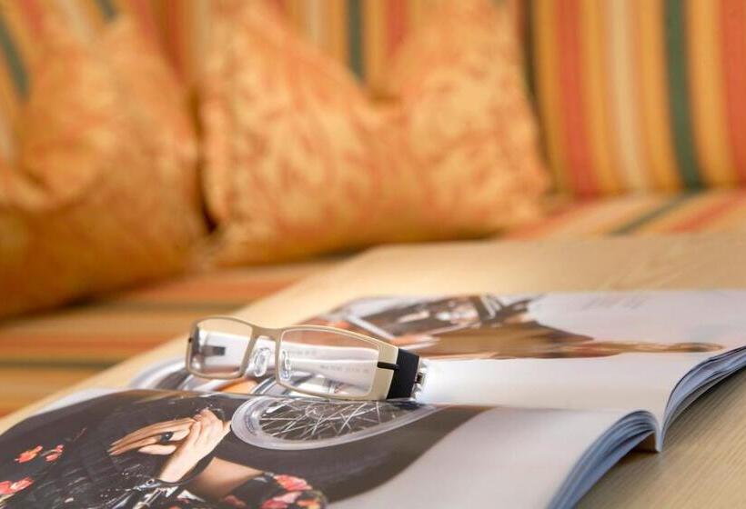 Superior Hotel Persal