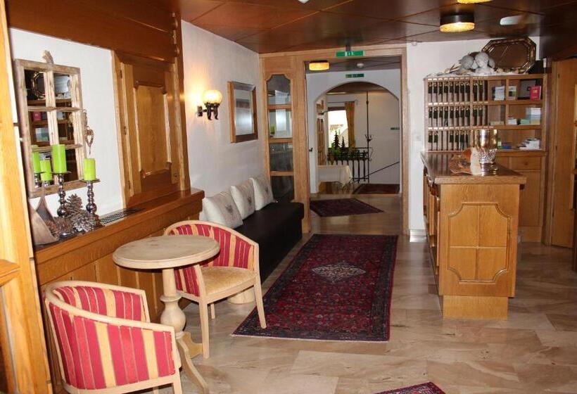 Superior Hotel Persal