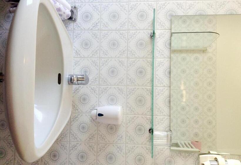 住宿加早餐  Parkpension Billroth