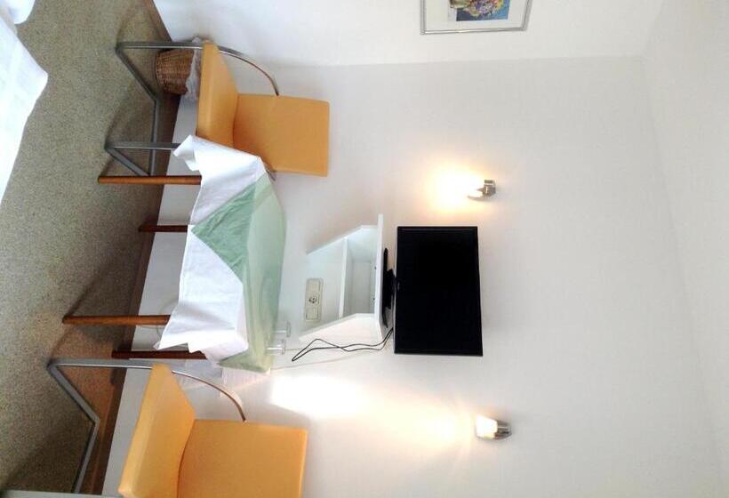 住宿加早餐  Parkpension Billroth