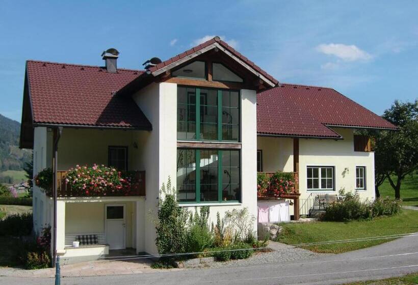 مبيت وإفطار Pension Hohenau