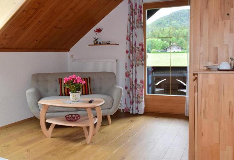 مبيت وإفطار Pension Hohenau