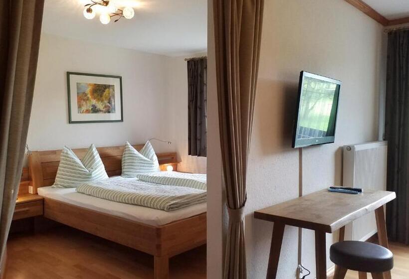 مبيت وإفطار Pension Hohenau