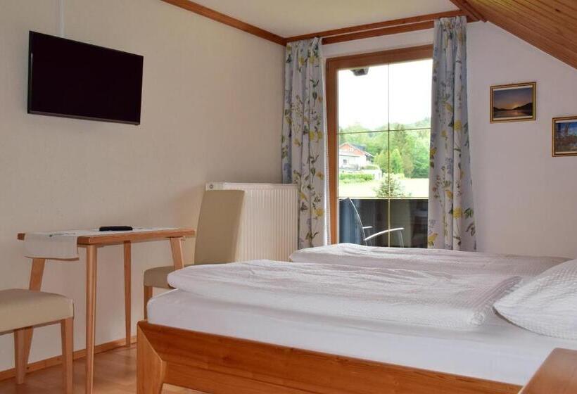 مبيت وإفطار Pension Hohenau