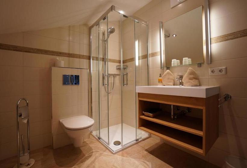 مبيت وإفطار Pension Lindenhof