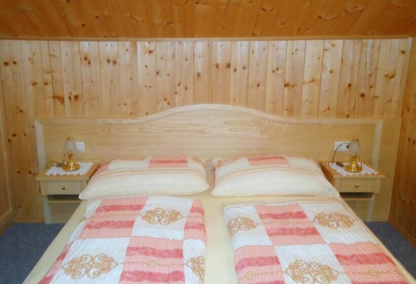 مبيت وإفطار Pension Wald