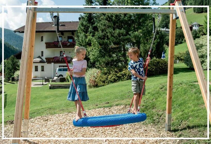 Bed and Breakfast Tyrol Mountain Aparts   Urlaubsresort Hafele