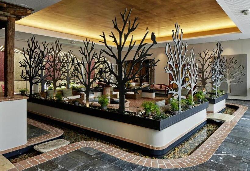 منتجع Das Ronacher Thermal Spa