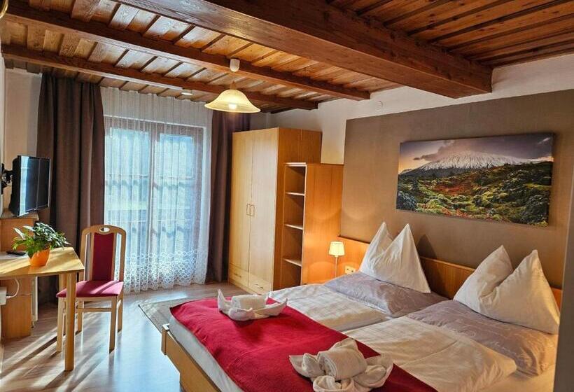 Gasthof Pension Alt Kirchheim