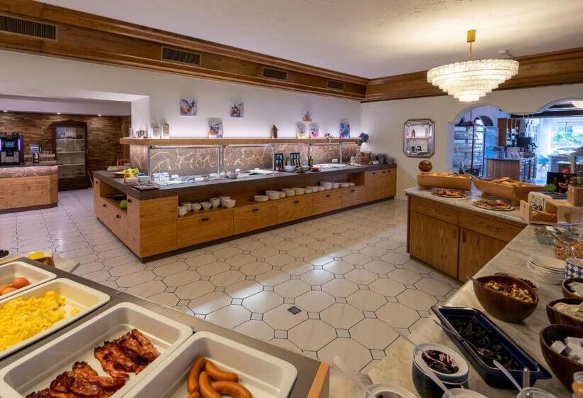 Отель Alexanderhof