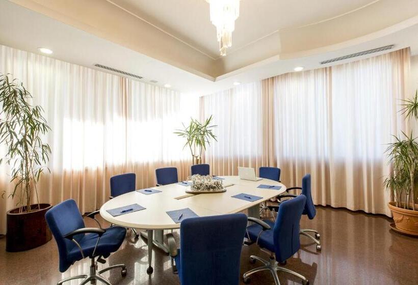 בית מלון כפרי Ambassador