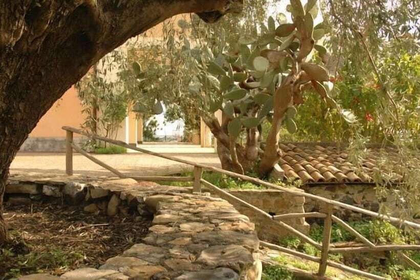 ホテル Antico Borgo Etneo Agriturismo
