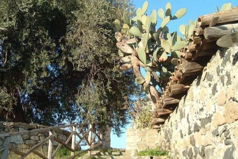 ホテル Antico Borgo Etneo Agriturismo