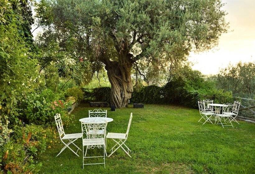 ホテル Antico Borgo Etneo Agriturismo