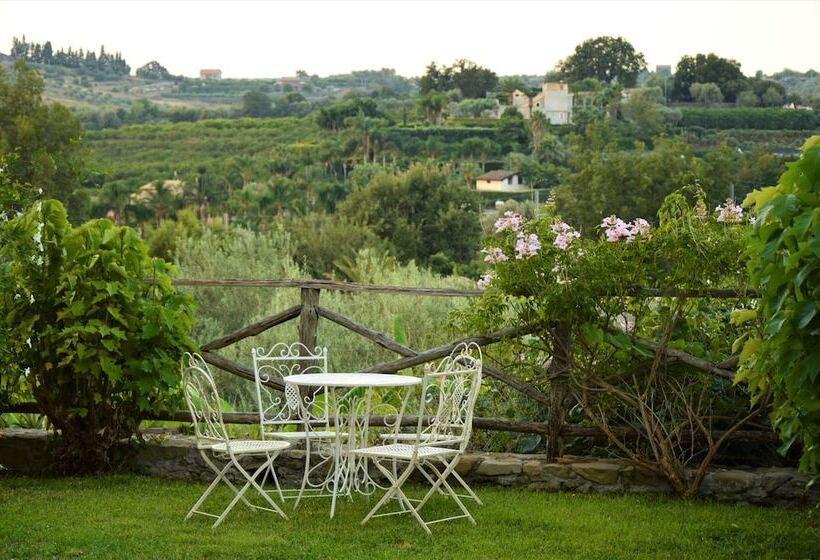 ホテル Antico Borgo Etneo Agriturismo