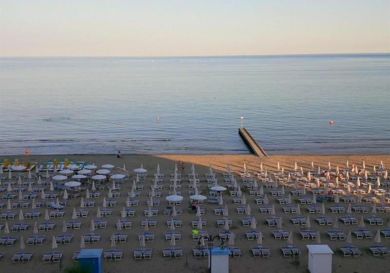 בית מלון כפרי Astor