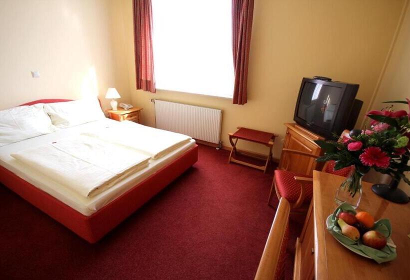 فندق Carinthia Stadt