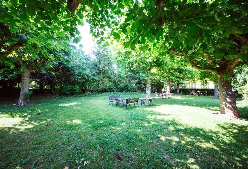 هتل Carinthia Velden