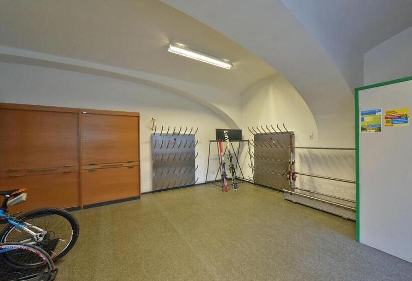 בית מלון כפרי Ertl & Mexican Cantina Salud