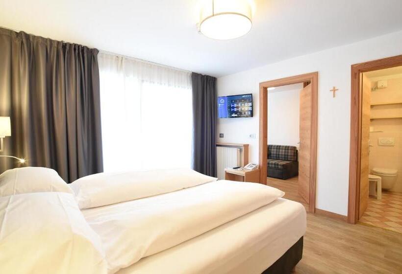 هتل Europeo Alpine Charme & Wellness