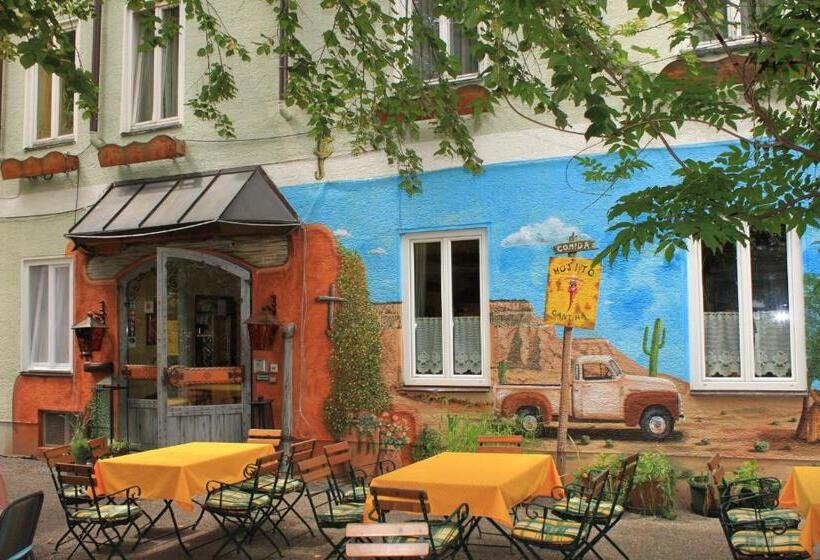 Отель & Hostel Sandwirt