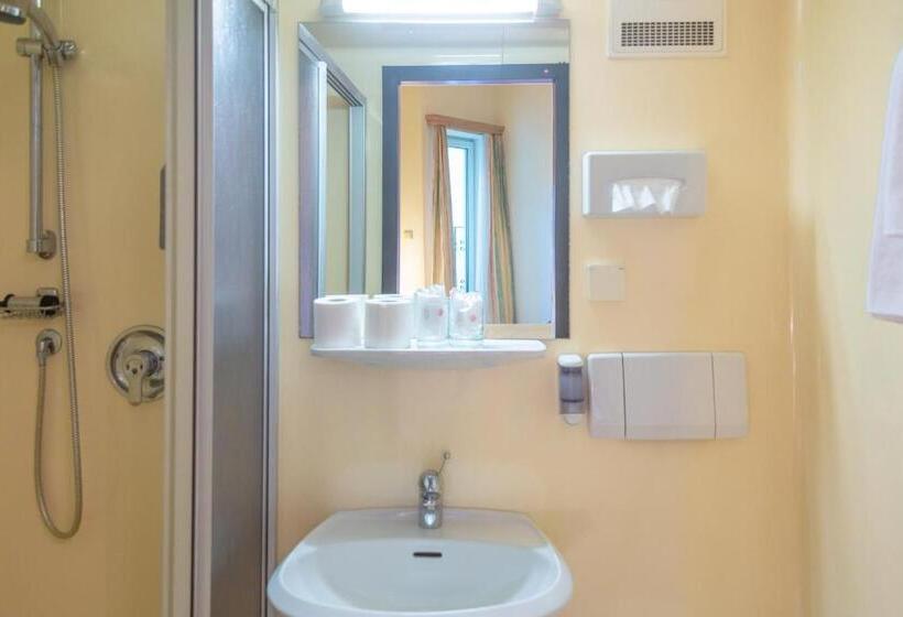 Отель & Hostel Sandwirt