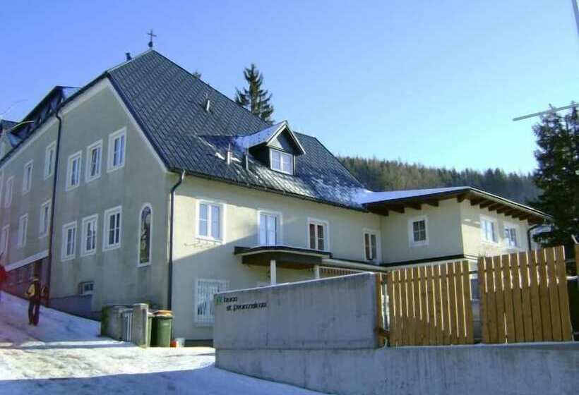 هتل Haus Franziskus