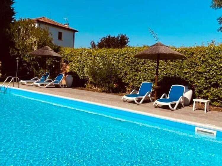 בית מלון כפרי Isola Di Caprera