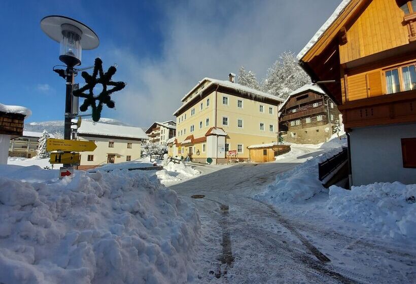 ホテル Kirchenwirt