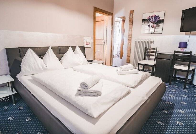 هتل Kärntnerhof Velden By S4y