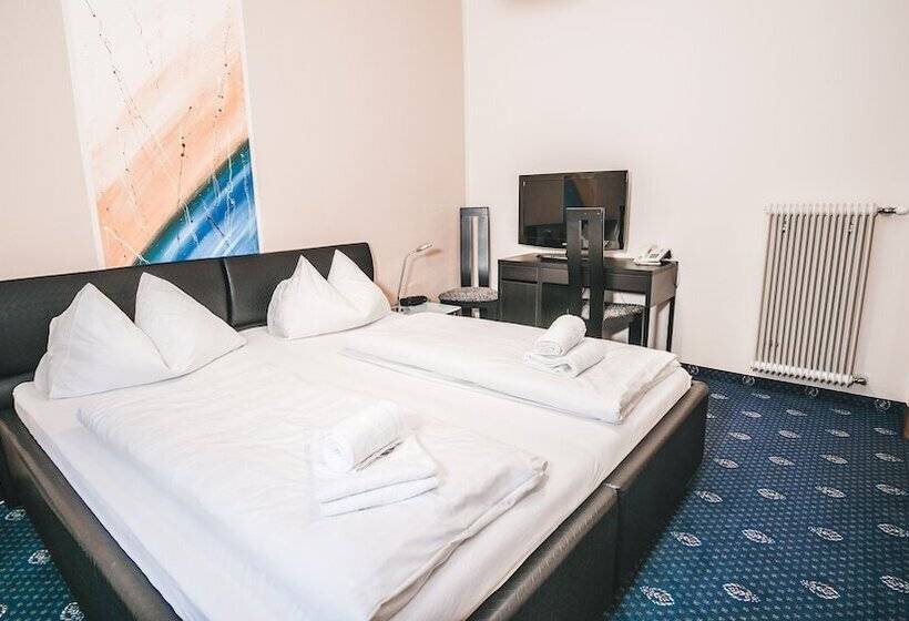 هتل Kärntnerhof Velden By S4y