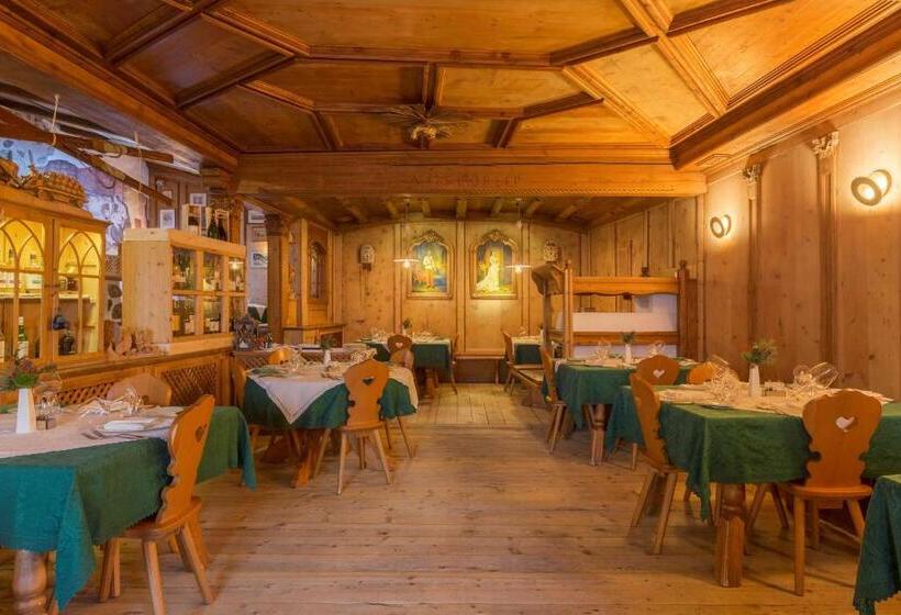 Historic Hotel Ristorante La Stua