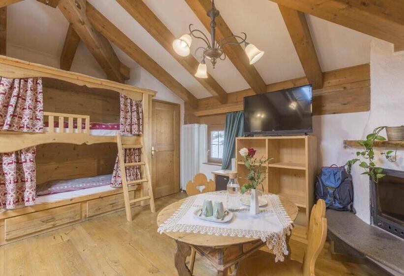 Historic Hotel Ristorante La Stua