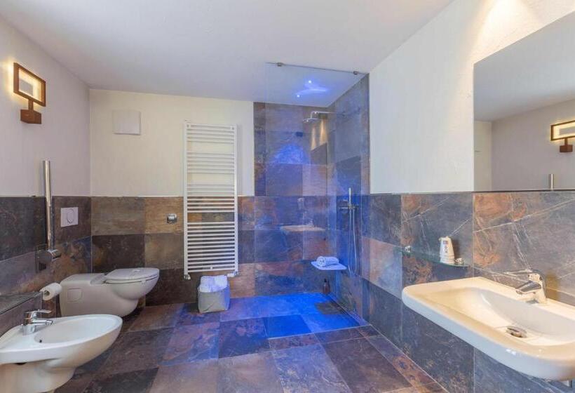 Historic Hotel Ristorante La Stua