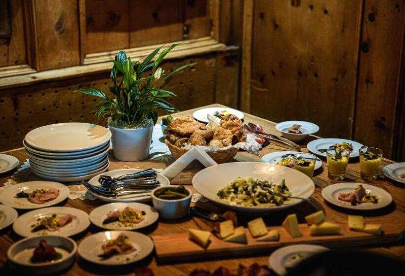 Historic Hotel Ristorante La Stua