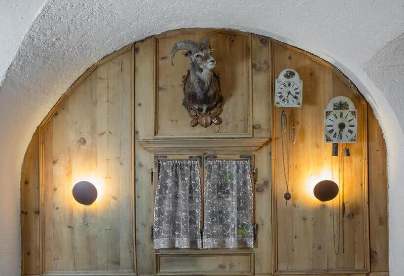 Historic Hotel Ristorante La Stua