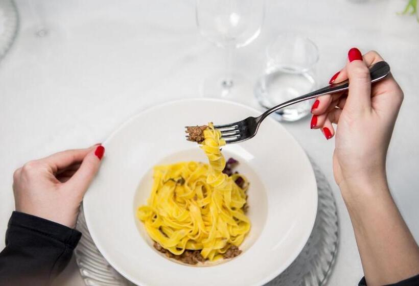 Historic Hotel Ristorante La Stua