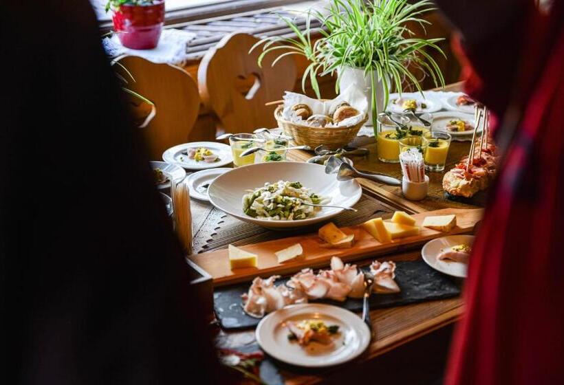 Historic Hotel Ristorante La Stua