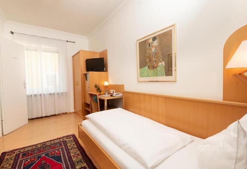 هتل Liebeteggerklagenfurt