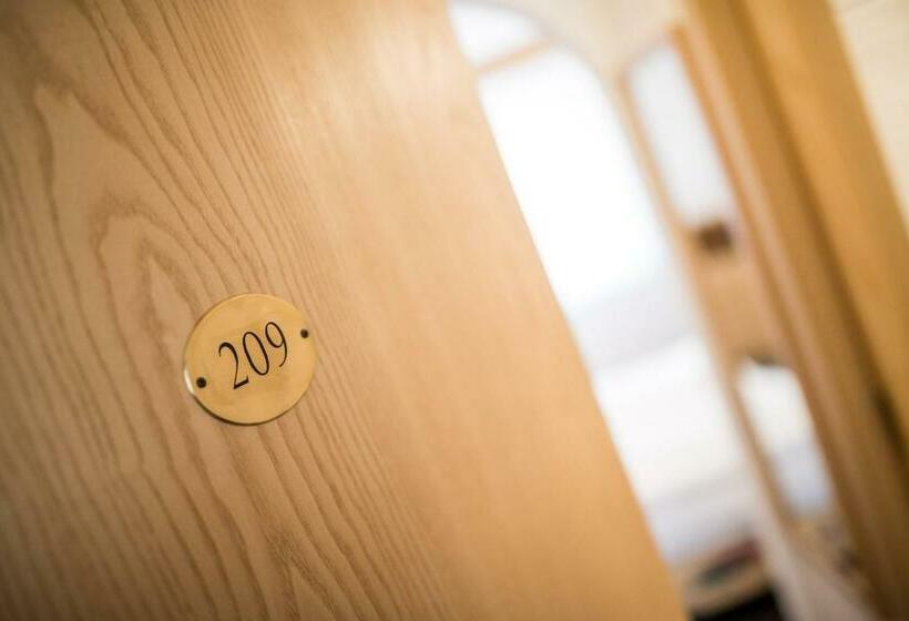 호텔 Mondschein Rooms