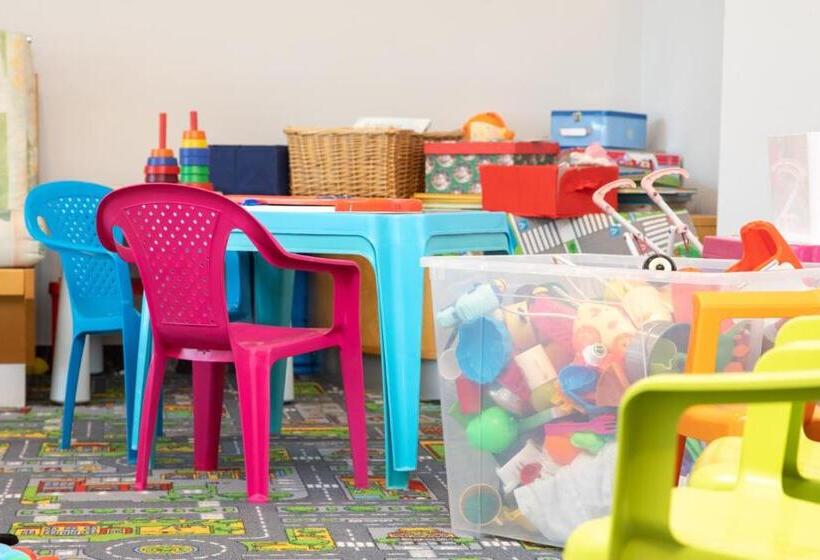 בית מלון כפרי Nember