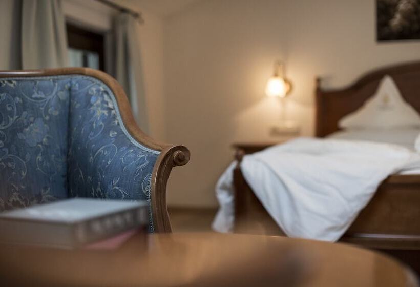 בית מלון כפרי Schloss Plars Wine & Suites