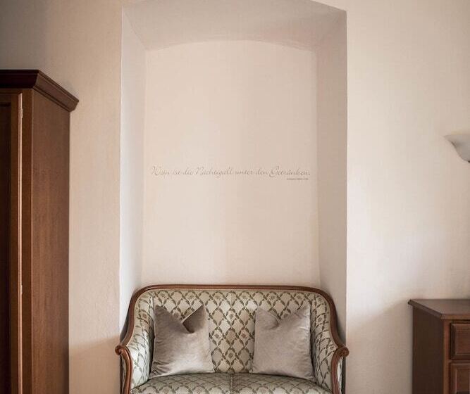 בית מלון כפרי Schloss Plars Wine & Suites