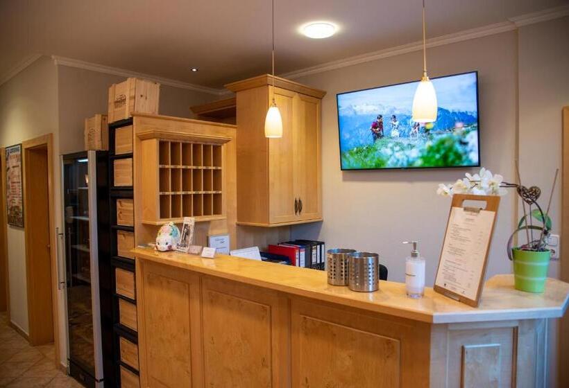 ホテル Schönis Land