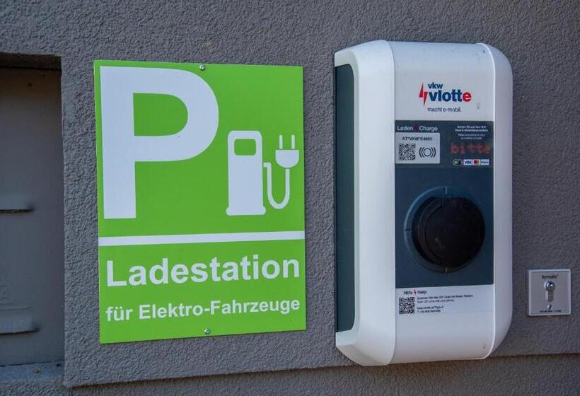 هتل Schönis Land