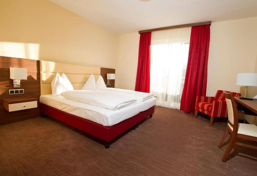 هتل Schönis Land