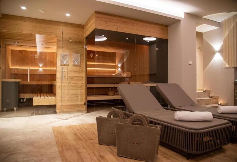 هتل Schönis Land